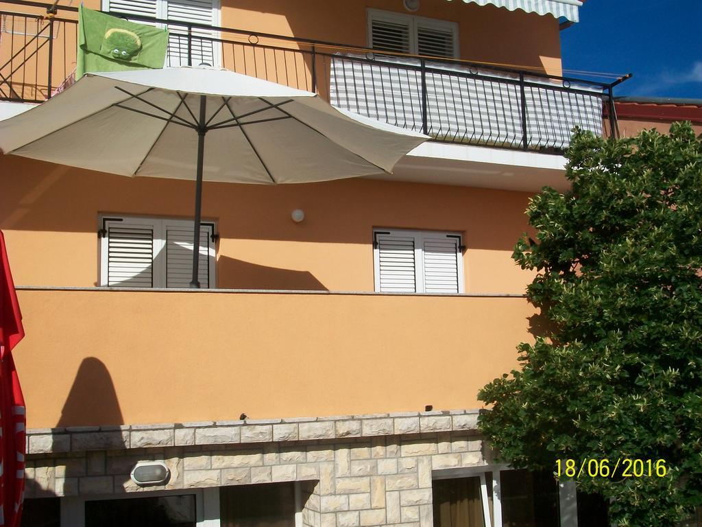 Apartment Boris Senj  Buitenkant foto