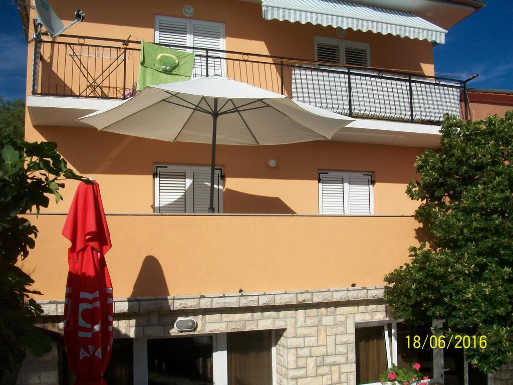 Apartment Boris Senj  Buitenkant foto